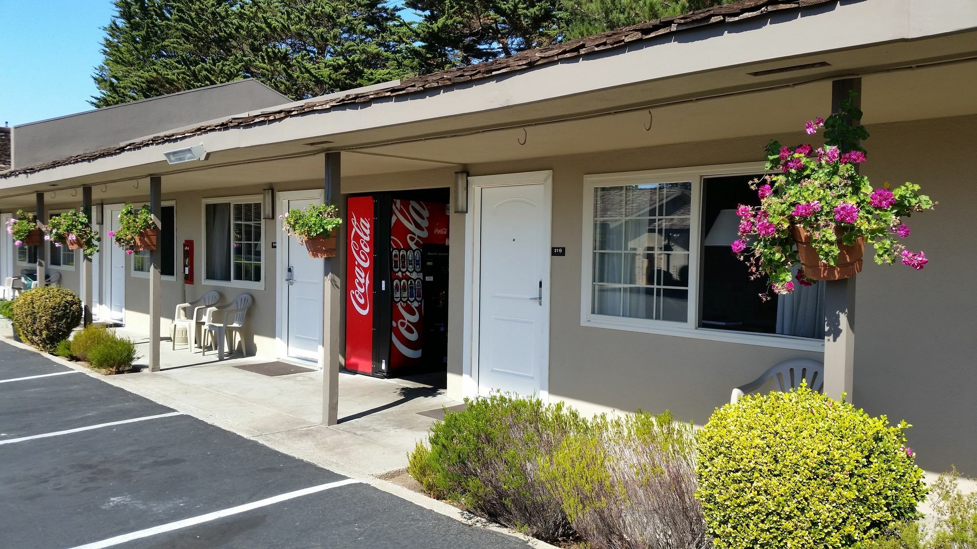 Lone Oak Lodge Monterey Exterior photo